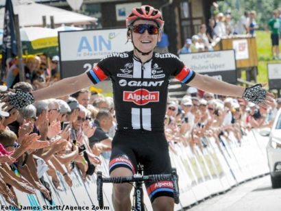 Tour de l´Ain: Sam Oomen se impone en la tercera y es el nuevo líder