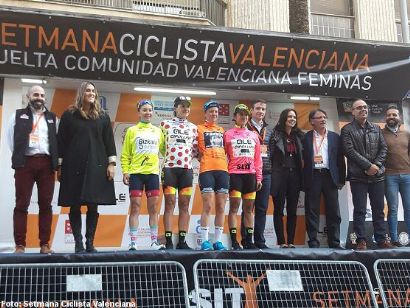 Ruth Winder se lleva la primera etapa de la Setmana Ciclista Valenciana