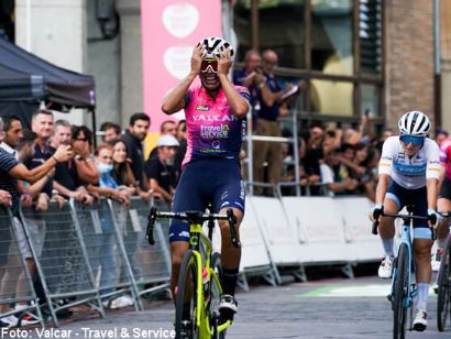 Challenge by La Vuelta: Silvia Persico gana en Segovia, Annemiek van Vleuten mantiene el rojo