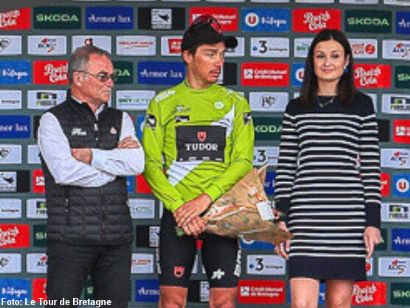 Simon Pellaud se hace con el Tour de Bretaña, Roel van Sintmaartensdijk con la última etapa