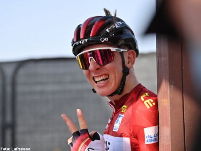 Tour de los Emiratos: Tadej Pogacar: "Para ganar sólo tenía que responder a los ataques de Yates"