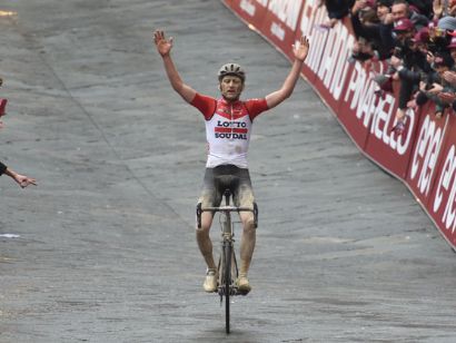 Tiesj Benoot defiende el título en la Strade Bianche: "Será muy difícil repetir la actuación del año pasado"