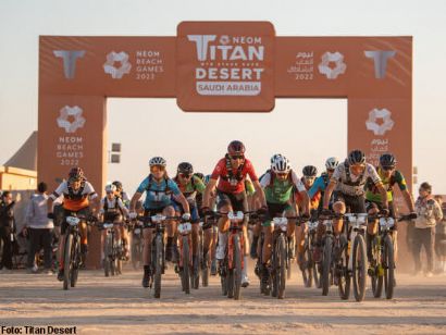 Luis León Sánchez y Lluis Mas, los ruteros desafían a los bikers en la Titan Desert Saudi Arabia
