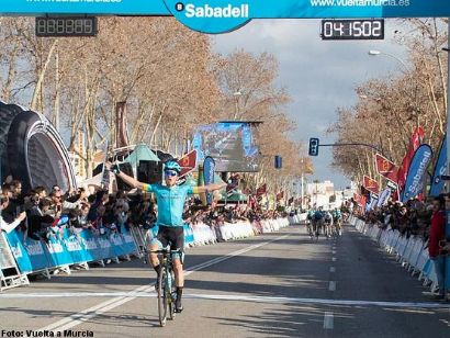 Pello Bilbao, primer líder de la Vuelta a Murcia tras imponerse en San Javier