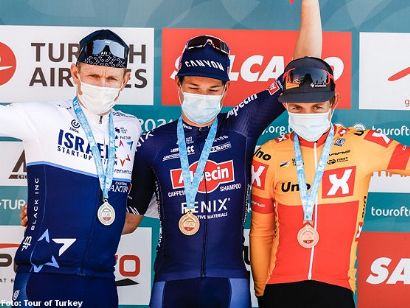 Vuelta a Turquía: Jasper Philipsen gana la sexta etapa, José Manuel Díaz sigue líder