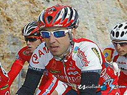 Vuelta al País Vasco: Aitor Pérez sufre una caída y se ve obligado a abandonar