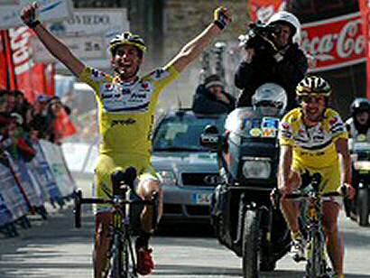 Vuelta a Asturias: El Saunier reina en el Alto del Acebo con Alberto Fernndez ganador de etapa y Koldo Gil, nuevo lder