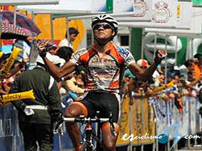Serna gana la quinta etapa del Clásico RCN y Henao sigue líder