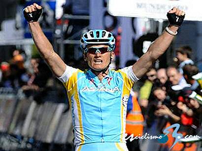 Vuelta al País Vasco: Vinokourov se adjudica la tercera etapa y Rodríguez recupera el liderato
