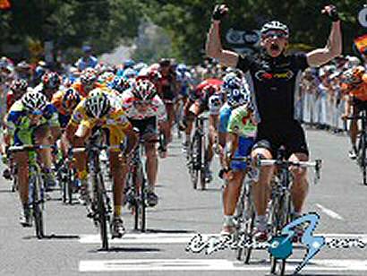Benítez acabó tercero en la penúltima etapa del Tour Down Under y Rojas es tercero en la general