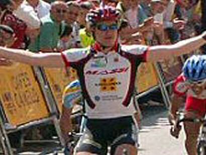 Antonio Miguel gana la tercera etapa de la Vuelta Ciclista a Extremadura