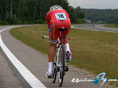 Artem Ovechkin lidera el Tour de Eslovenia tras ganar la crono inicial