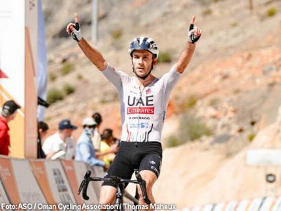 Adam Yates se hace con el Tour de Omán ganando en la Montaña Verde