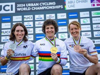 Alba Riera, campeona del mundo de trial con 16 aos, con Barn plata