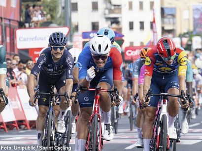 Bastien Tronchon sorprende en Elche de la Sierra y Enric Mas conserva el liderato de la Vuelta a Espa�a
