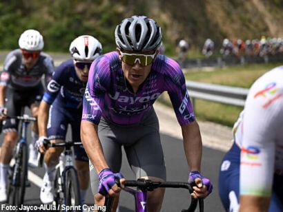 Ben O'Connor, segundo y gran protagonista el ao pasado, abandona la Vuelta a Espaa