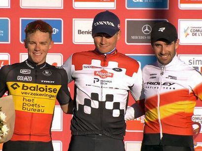 Mathieu van der Poel arrasa en Benidorm y Felipe Orts firma un hist�rico podio en la Copa del Mundo de Ciclocross