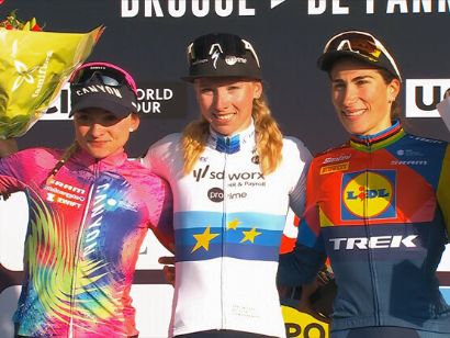 Wiebes supera a Consonni y Balsamo en el sprint final de la Clásica Brujas-La Panne