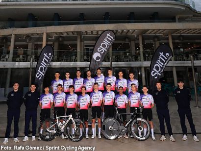 El Burgos-Burpellet-BH presenta su nueva equipaci�n con el regreso del blanco como protagonista