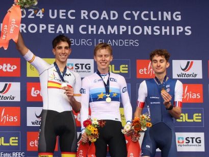 Campeonato de Europa: Héctor Álvarez, subcampeón de Europa júnior en ruta tras un emocionante sprint