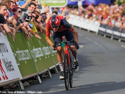 Tour de Gran Bretaña: Carlos Rodríguez gana la última etapa y Wout Van Aert la general