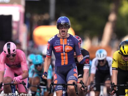 Giro de Italia: Casper Van Uden sorprende en Lecce; Mads Pedersen sigue como líder