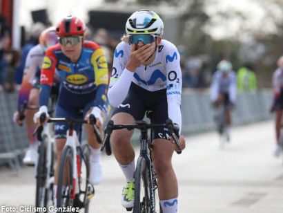 Challenge de Mallorca: Cat Ferguson impone su velocidad en Llucmajor y da la victoria al Movistar