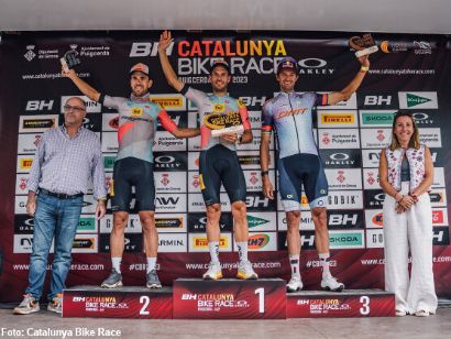 Hans Becking y Mónica Calderón, primeros líderes de la BH Catalunya Bike Race by OAKLEY