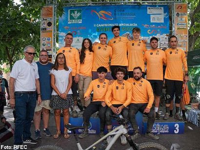 Juan Gabriel Torralba e Irene G�mez vencen en la Copa de Espa�a de Enduro de G��jar Sierra