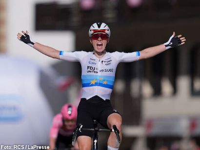 Demi Vollering gana la 5� etapa, Van der Breggen conserva la maglia rosa del Giro de Italia Femenino