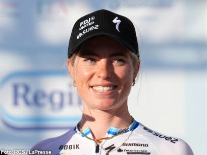 Demi Vollering gana la 8� etapa y Van der Breggen conserva la maglia rosa del Giro de Italia Femenino