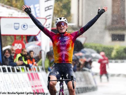 Demi Vollering, primera líder de la Itzulia Women