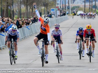 Demi Vollering remata en Val�ncia y conquista su segunda Setmana Ciclista Valenciana