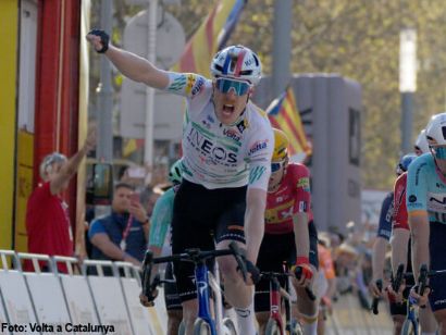 Volta a Catalunya: Dorian Godon repite victoria en Vila-seca tras la ca�da de Evenepoel