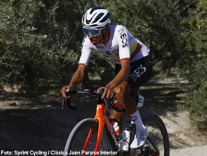 Egan Bernal sufre fractura de clavícula tras su caída en Jaén