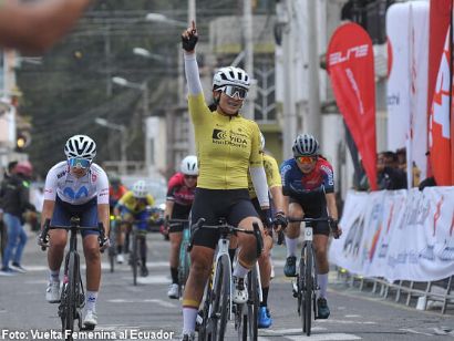 Elizabeth Castaño se impone en la primera etapa de la Vuelta Femenina al Ecuador y se viste de líder
