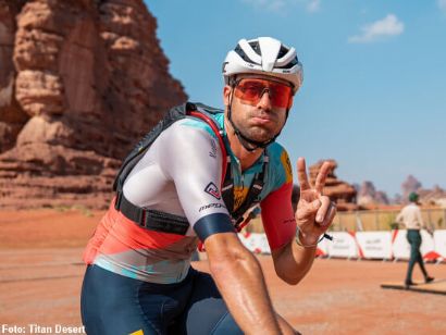 Enrique Morcillo y Tessa Kortekaas, primeros líderes de la Titan Desert Saudi Arabia