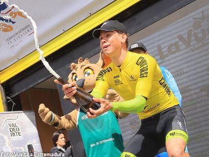Ferre Geeraerts gana la Vuelta a Extremadura y Adrián Benito la última etapa