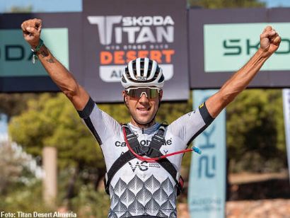 Titan Desert Almería: Fran Herrero marca territorio con el estreno del maillot rojo