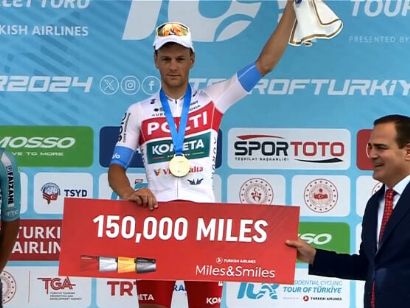 Tour de Turquía: La tercera etapa es para Giovanni Lonardi tras la penalización a Van Poppel