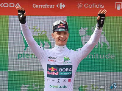 Vuelta a Espaa: Giulio Pellizzari: "El objetivo del equipo es el podio, el maillot blanco es un plus"