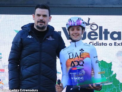 Greta Marturano se impone en Cáceres y Ellen van Dijk mantiene el liderato en la Vuelta a Extremadura Femenina