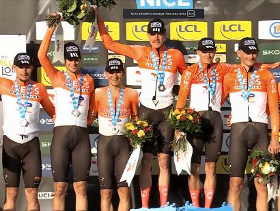 Juan Ayuso se viste de l�der en la Par�s-Niza tras la victoria de Ineos en la contrarreloj por equipos