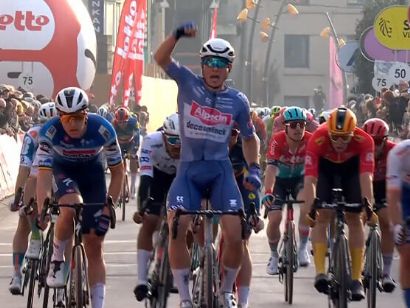 Jasper Philipsen repite victoria en la Clásica Brujas-La Panne
