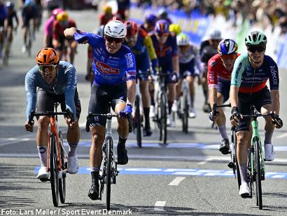 Jasper Philipsen gana el Copenhague Sprint 2026 bajo la lluvia