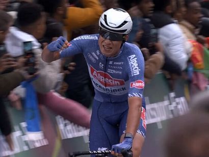 Jasper Philipsen hace suya la Nokere Koerse tras un final ag�nico para Alec Segaert