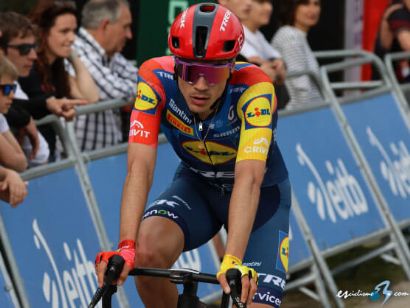 Juan Ayuso, con problemas f�sicos, abandona la Itzulia en la 4� etapa