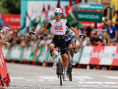 Juan Ayuso gana en Los Corrales de Buelna, Jonas Vingegaard sigue lder de la Vuelta a Espaa