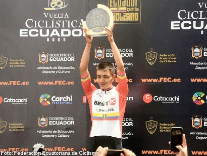 Kevin Navas gana en Riobamba y Bayron Guam� sigue l�der de la Vuelta a Ecuador 2026