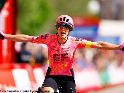 La Vuelta Femenina: Kristen Faulkner gana la cuarta etapa, Marianne Vos nuevo maillot rojo